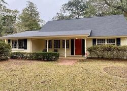 Pre-foreclosure in  Highpoint Dr E Mobile, AL 36693