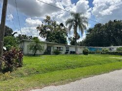 Pre-foreclosure in  Pinedale Ave Orlando, FL 32808