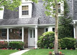 Pre-foreclosure in  The Mews Syosset, NY 11791