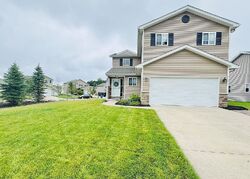 Pre-foreclosure in  Fountain Park Dr Waterford, MI 48327