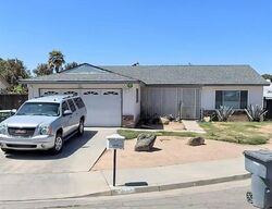 Pre-foreclosure in  N BARCUS AVE Fresno, CA 93722