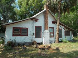 Pre-foreclosure in  Ne 2nd St Trenton, FL 32693