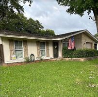 Pre-foreclosure in  Buckeye Ct Virginia Beach, VA 23462