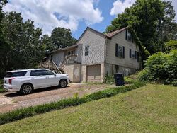 Pre-foreclosure in  WIMBERLY LN Chattanooga, TN 37412