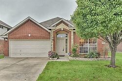 Pre-foreclosure in  Sandgate Dr Arlington, TX 76002