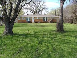 Pre-foreclosure in  Kingsbury Ave Fort Worth, TX 76118