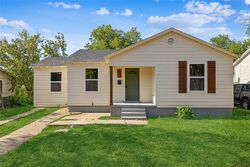 Pre-foreclosure in  E Harvey Ave Fort Worth, TX 76104