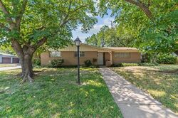 Pre-foreclosure in  Franwood Ter Fort Worth, TX 76112