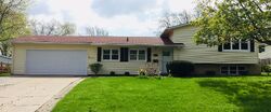  Timberline Dr, Bettendorf IA