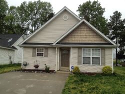 Pre-foreclosure in  CANYON CREEK LN Charlotte, NC 28216