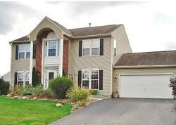 Pre-foreclosure in  Dampier Cir Liverpool, NY 13090