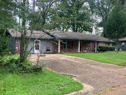  Wood Glen Dr, Jackson MS