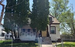 Pre-foreclosure in  Dupont Ave N Minneapolis, MN 55412