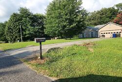 Pre-foreclosure in  Nina Pearl Dr Huntsville, AL 35811