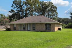 Pre-foreclosure in  Lake Park Ave Gonzales, LA 70737