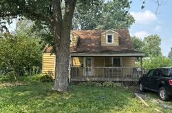 Pre-foreclosure in  Kenton Ave Midlothian, IL 60445