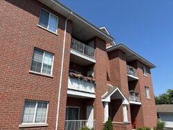 Pre-foreclosure in  W 108th St Unit 1e Worth, IL 60482