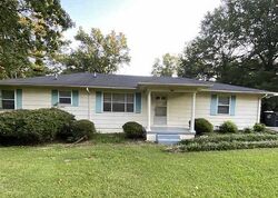 Pre-foreclosure in  20TH AVE NW Birmingham, AL 35215