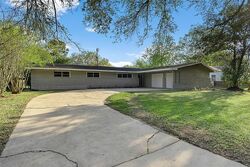 Pre-foreclosure in  MAINLAND DR Texas City, TX 77590