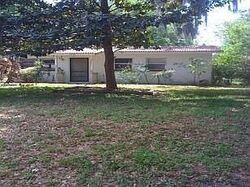 Pre-foreclosure in  E Magnolia St Apopka, FL 32703