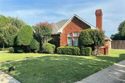 Pre-foreclosure in  Chestnut Hill Ln Richardson, TX 75082