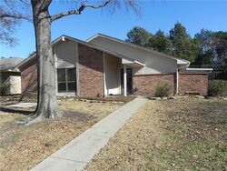 Pre-foreclosure in  Robinlynn St Mesquite, TX 75149