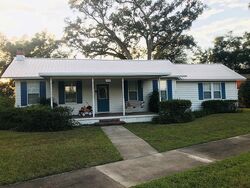 Pre-foreclosure in  N Main St Trenton, FL 32693