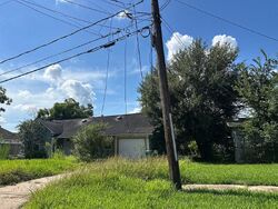 Pre-foreclosure in  Live Oak St Pasadena, TX 77506