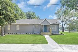 Pre-foreclosure in  James St Deer Park, TX 77536