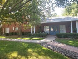 Pre-foreclosure in  Lombardy Ave El Paso, TX 79922