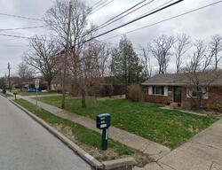 Pre-foreclosure in  Cherry Tree Ln Erlanger, KY 41018