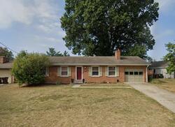 Pre-foreclosure in  Villa Dr Ft Mitchell, KY 41017