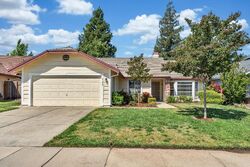 Pre-foreclosure in  Deerfield Cir Roseville, CA 95747