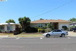 Pre-foreclosure in  Atherton Ave Pittsburg, CA 94565