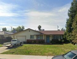 Pre-foreclosure in  Hoag Ave Sanger, CA 93657