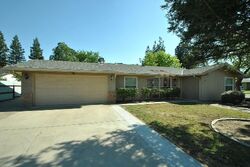 Pre-foreclosure in  E McKenzie Ave Fresno, CA 93727