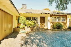 Pre-foreclosure in  Hartsook St Sherman Oaks, CA 91423