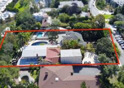 Pre-foreclosure in  Waverly Dr Los Angeles, CA 90039