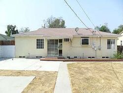 Pre-foreclosure in  VULTEE AVE Bellflower, CA 90706