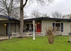 Pre-foreclosure in  Winn Ave Universal City, TX 78148