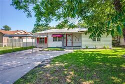 Pre-foreclosure in  Dasch St Dallas, TX 75217