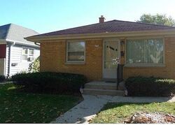 Pre-foreclosure in  N 71st St Milwaukee, WI 53218
