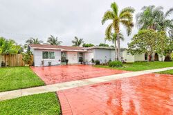 Pre-foreclosure in  NW 24th Ct Fort Lauderdale, FL 33322