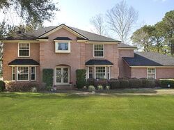 Pre-foreclosure in  Windover Cv Jacksonville, FL 32256