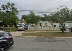 Pre-foreclosure in  Plaza Atlantic Beach, FL 32233