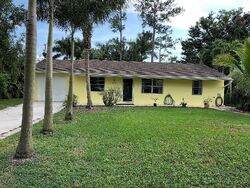 Pre-foreclosure in  Paradise Trl Loxahatchee, FL 33470