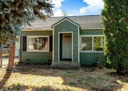 Pre-foreclosure in  Surrey Ln Sweet Home, OR 97386