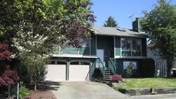 Pre-foreclosure in  SW 348th St Federal Way, WA 98023