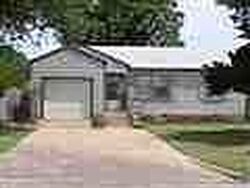 Pre-foreclosure in  SW F Ave Lawton, OK 73501