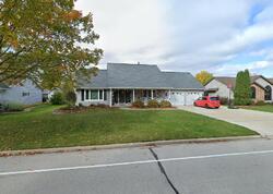 Pre-foreclosure in  Balsam Way Green Bay, WI 54313